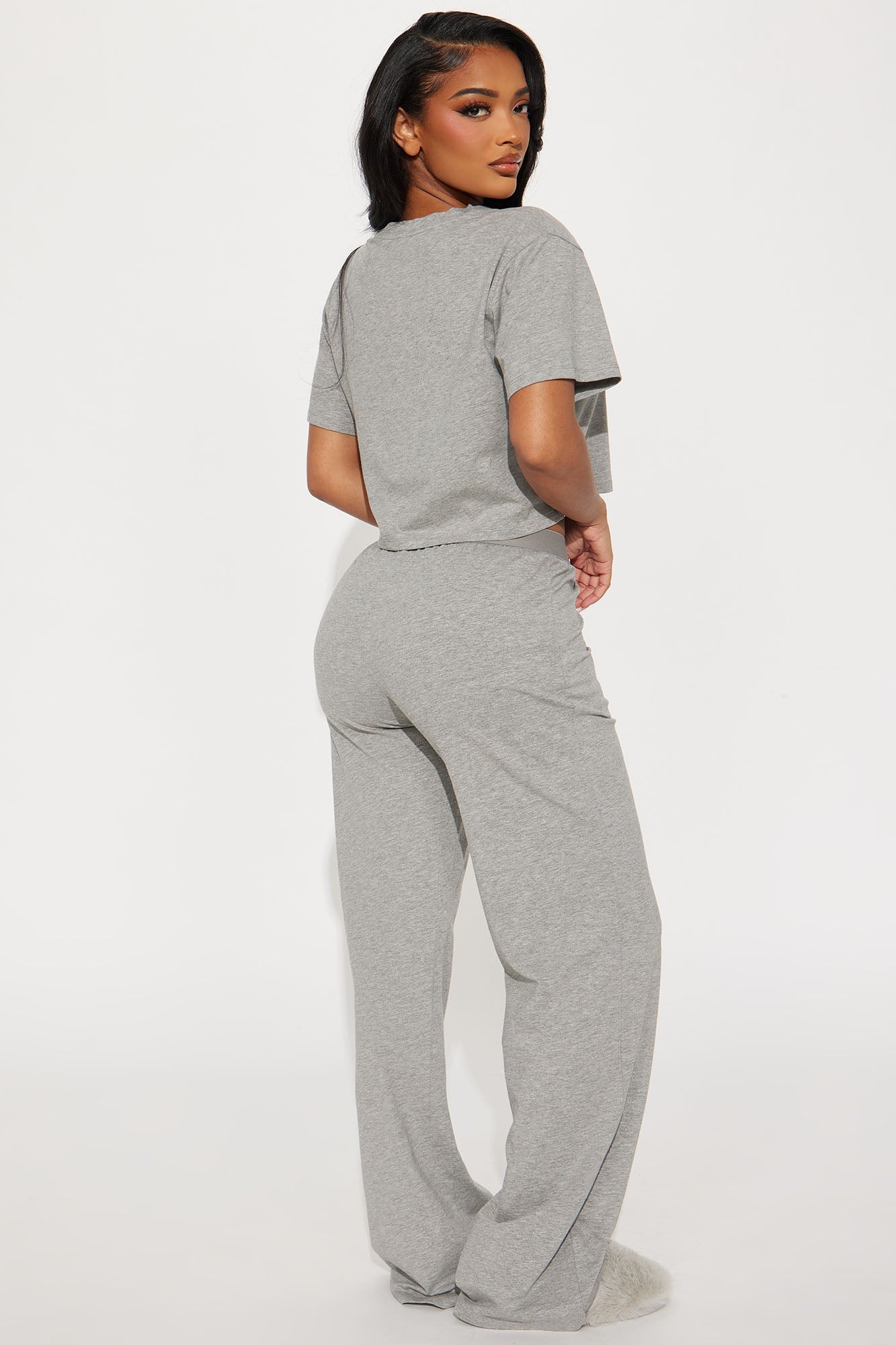 https://cdn.shopify.com/s/files/1/0293/9277/files/12-13-24_S1_15_ZDJM4001_HeatherGrey_P_KJ_IM_11-45-14_1003_CM.jpg?v=1734138051