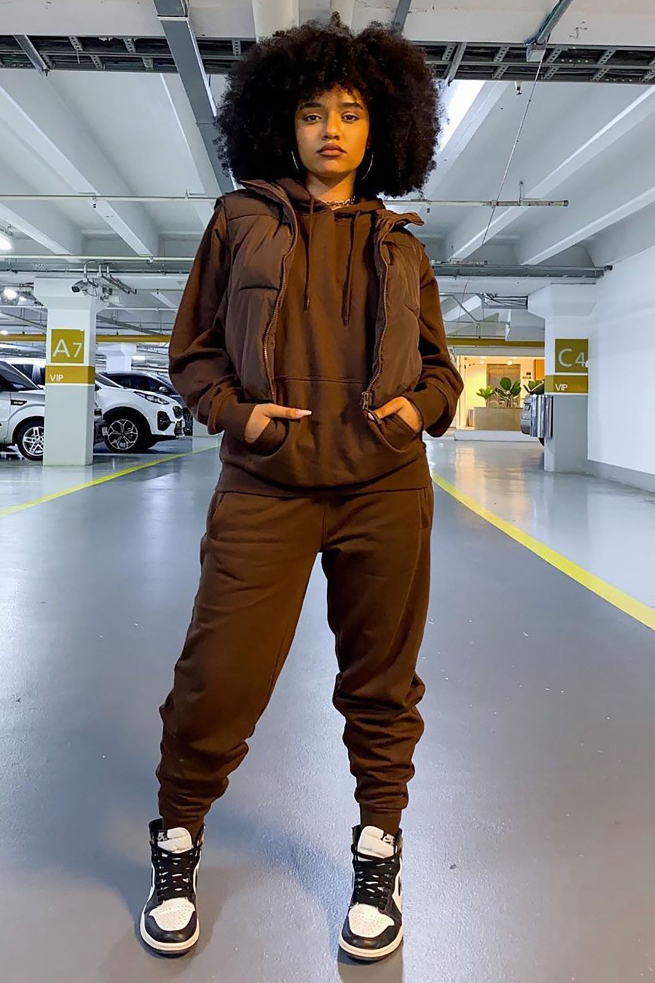 https://cdn.shopify.com/s/files/1/0293/9277/products/StoleYourBoyfriend_sOversizedHoodie-Chocolate_MER2.jpg?v=1637696517