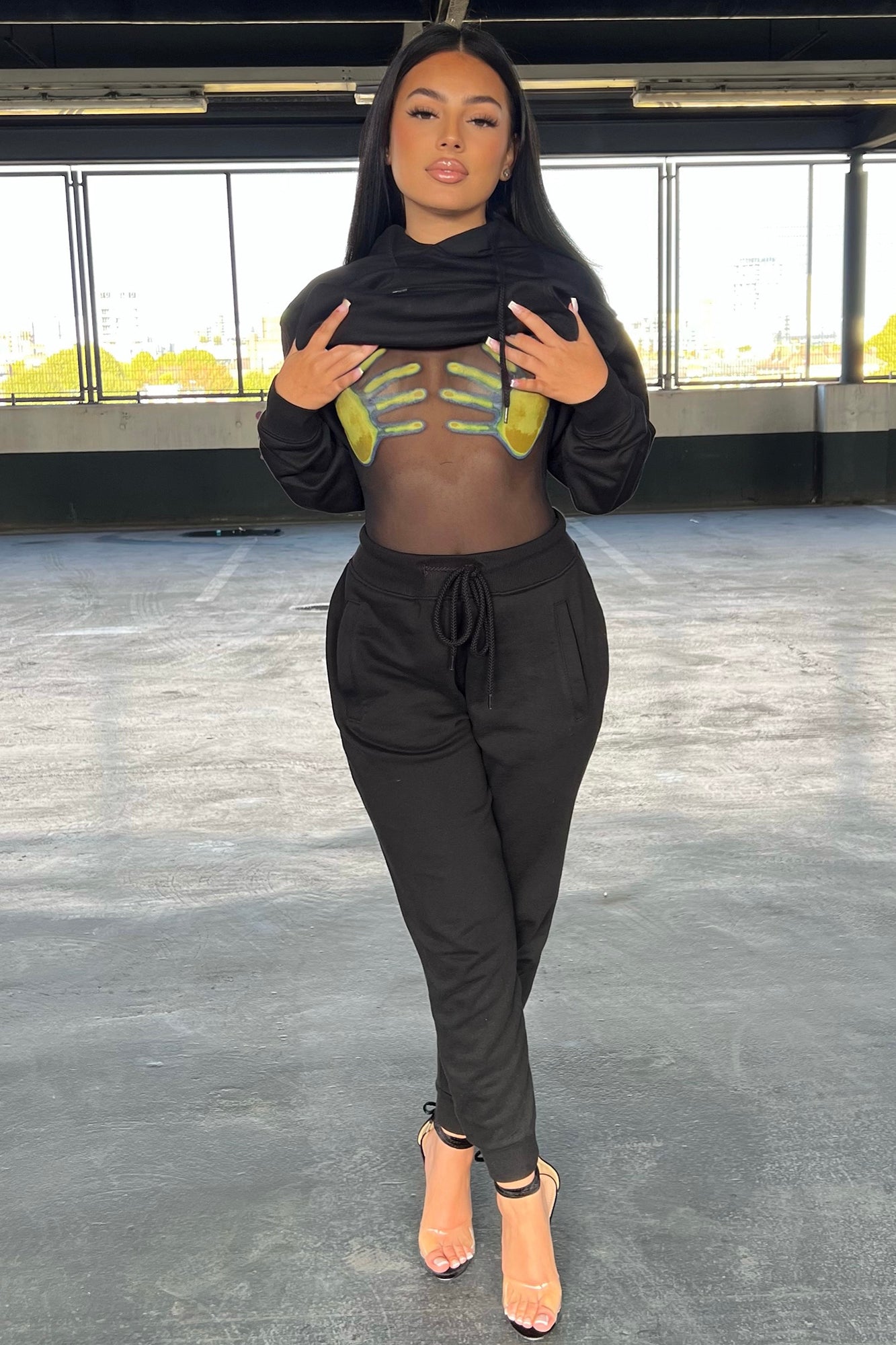 https://cdn.shopify.com/s/files/1/0293/9277/products/StoleYourBoyfriend_sOversizedJogger-Black_MER.jpg?v=1670892932